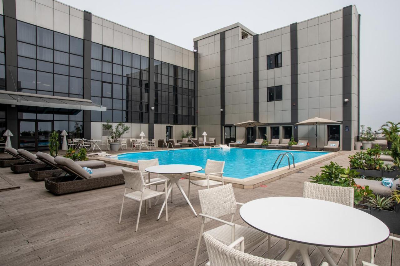 Krystal Palace Douala Buitenkant foto