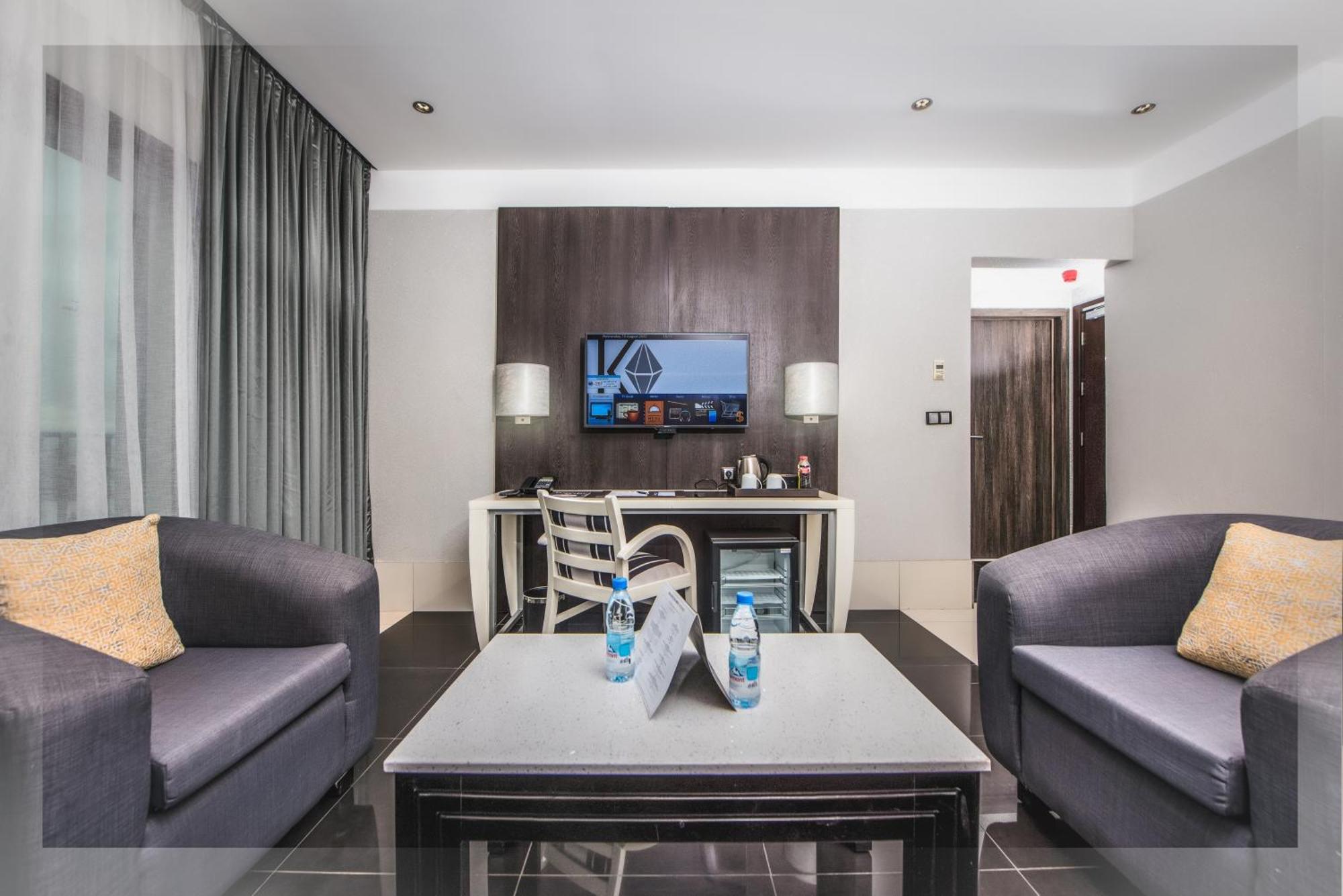 Krystal Palace Douala Buitenkant foto
